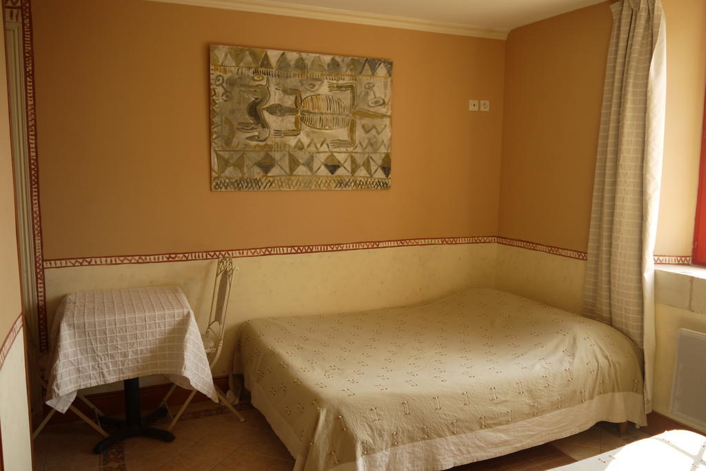 Hotel Troglodyte De La Fosse Meigné Zimmer foto